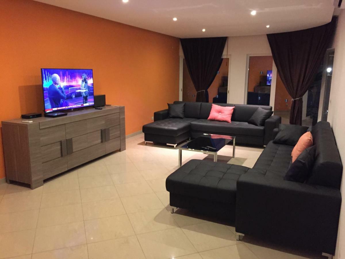 אלבופיירה Full Private 300Sqm Villa Jacuzzi Heated Pool Ideal & Quiet Location מראה חיצוני תמונה