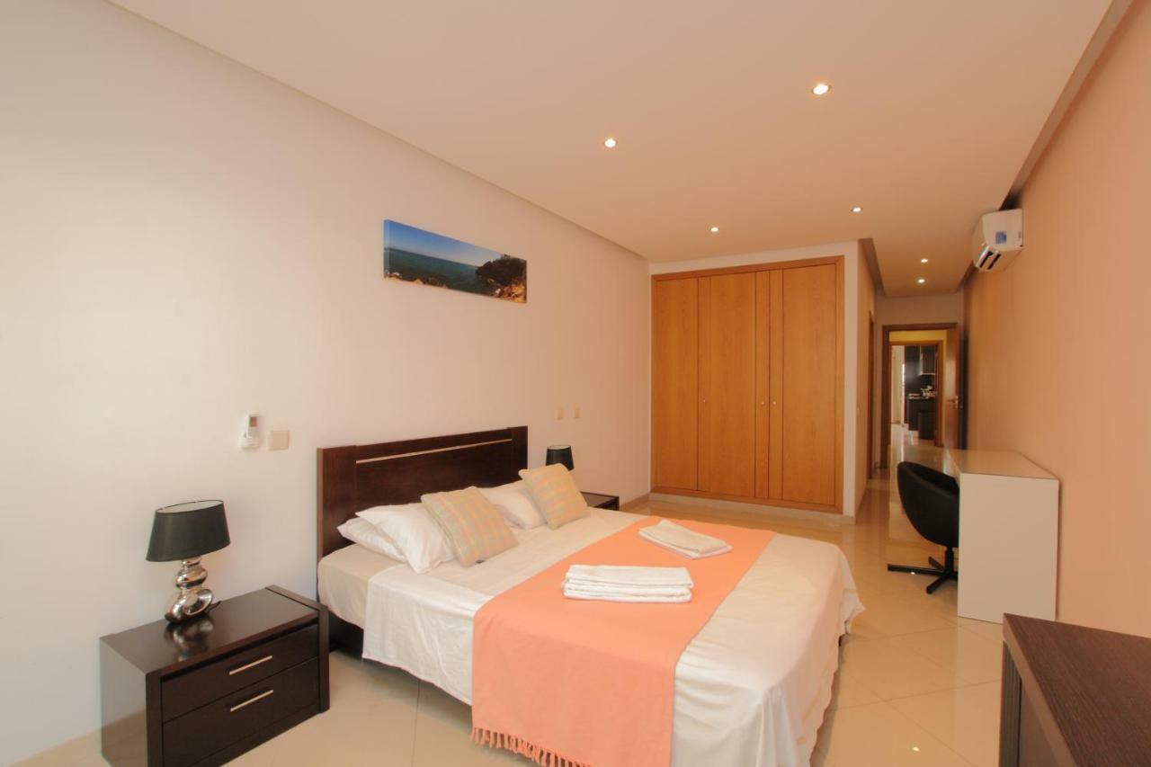 אלבופיירה Full Private 300Sqm Villa Jacuzzi Heated Pool Ideal & Quiet Location מראה חיצוני תמונה